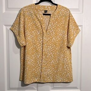 SHEIN Women's Yellow and White Floral Top - Size XL